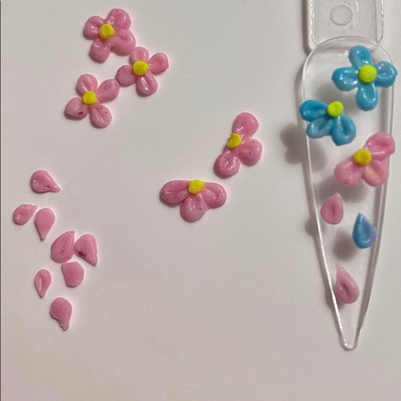 3D acrylic flower charms | mixed colour set - Picture 1 of 3